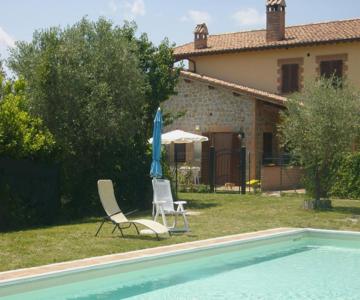 La Loggina Maxi con 2 giardini recintati privati
