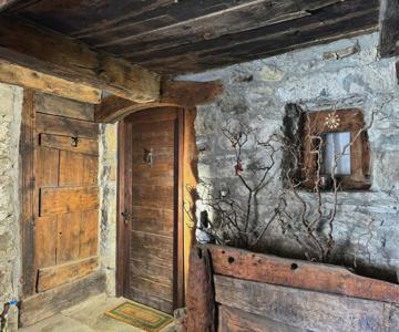 Abri des Cimes, dormire tra pietra e legno CIR 0124