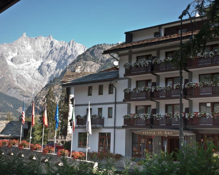Cresta Et Duc Hotel