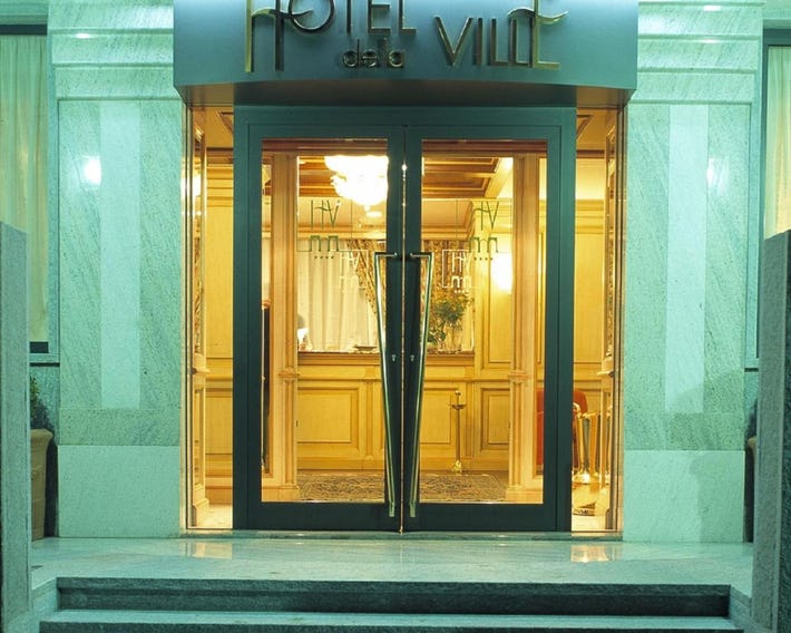 Hotel De La Ville
