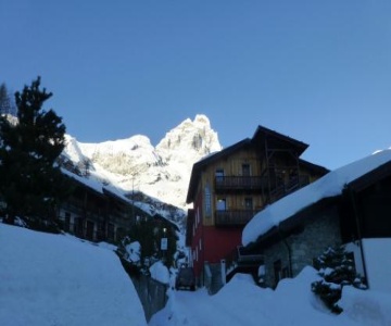 Hosquet Lodge
