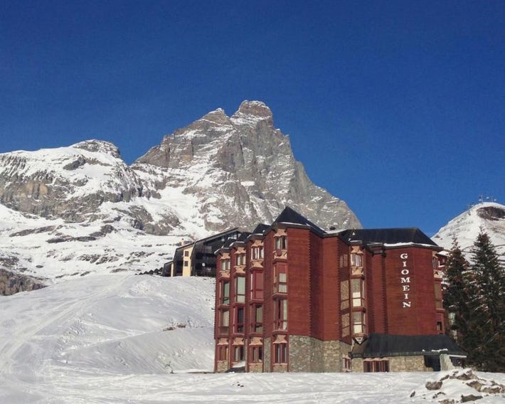Aura Snowy Peaks Apartment at the foot of the Matterhorn - Cerviniaholidays-com