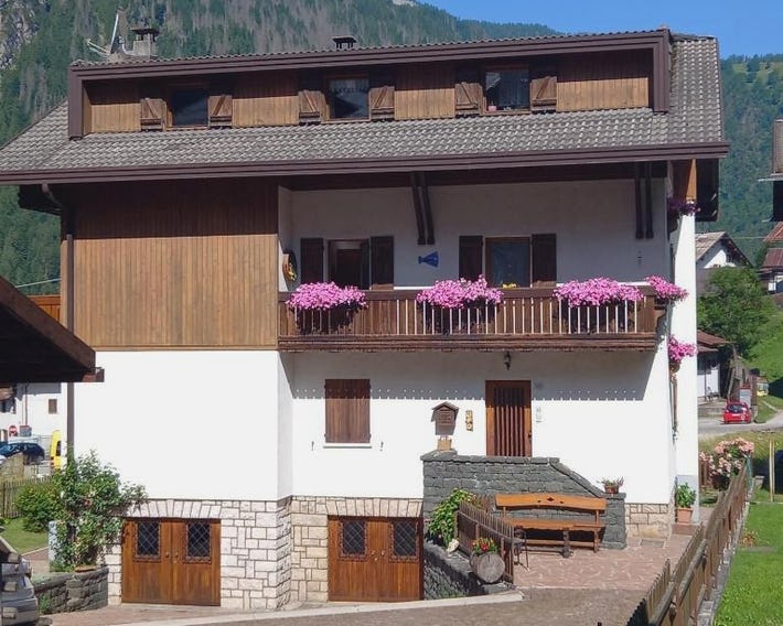 Dolomites Apartment Finestra sul Civetta