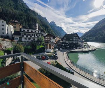 Una Civetta Sul Lago