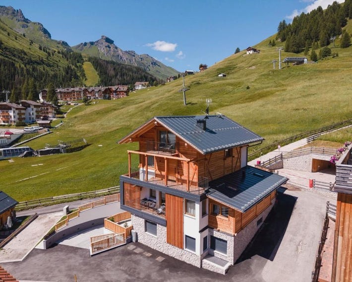 AlpeLuce Mountain Chalet
