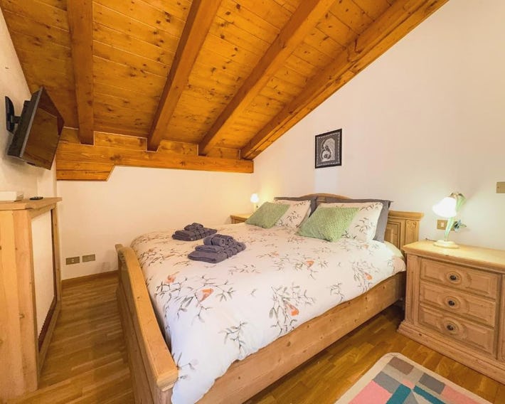 Casa Flora -lakefront and Tre Cime view
