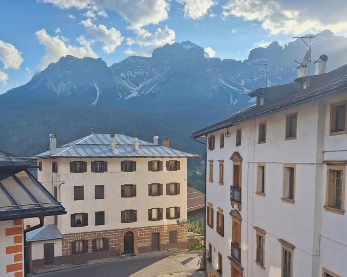 Breakfast with mountains view