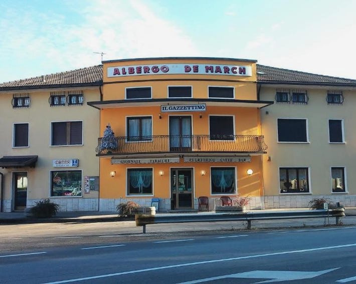 Albergo De March