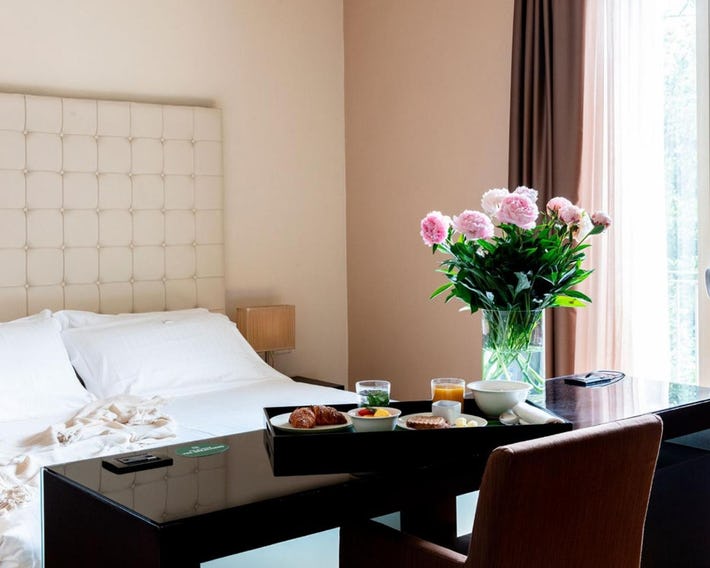 Sweet Hotel