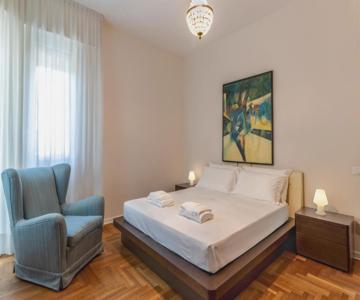 Giulio Apartment-train Station