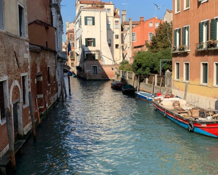 New View Canal Lovers Apartment