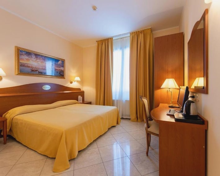 Hotel Ambasciata Venice - Atika & Atif