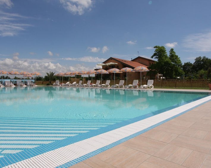 Country House Country Club
