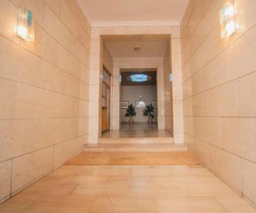 Leoncino Apartment