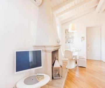 Di punto in bianco home