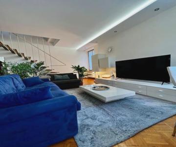 attico ARENA,200mq[NETFLIX-WIFI-AIR CONDITIONING]