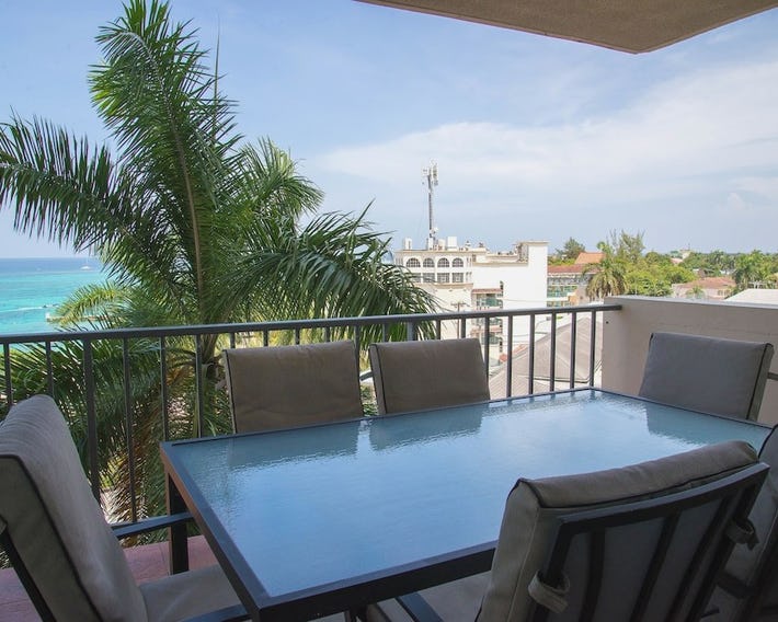 Sky Lounge Beach Studio