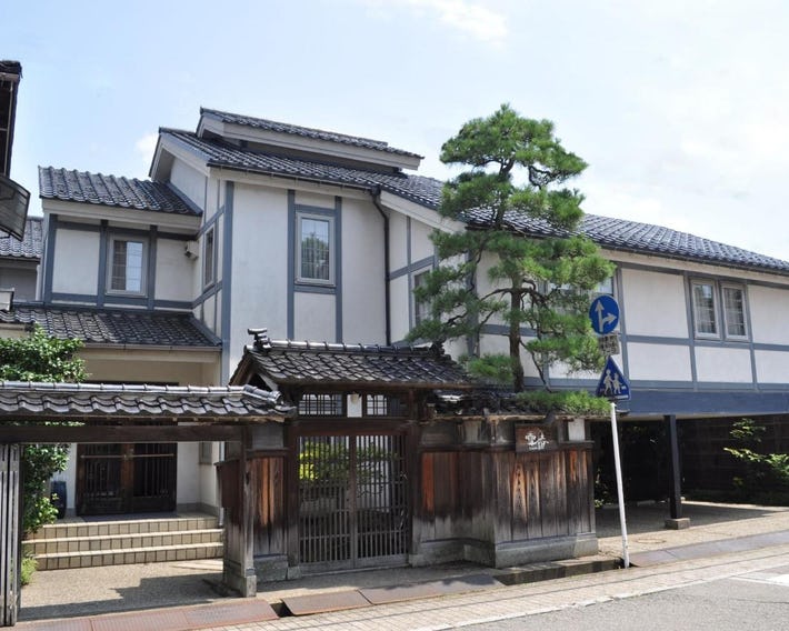 Camellia Inn Yukitsubaki