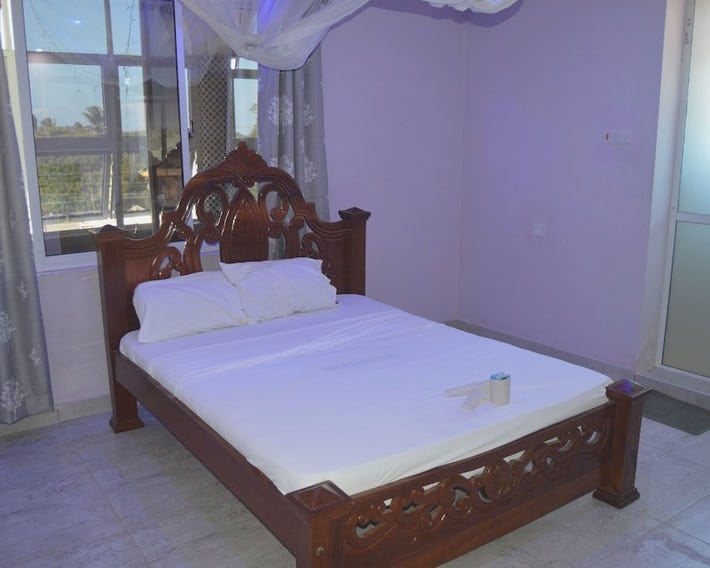 Peacock Court Hotel