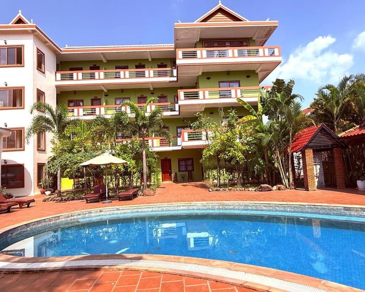 The Moon Kampot Boutique Hotel