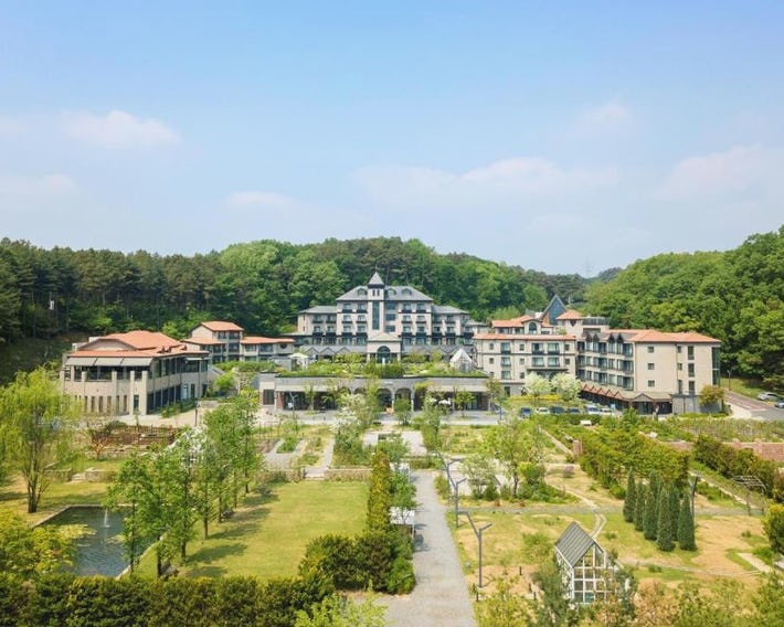 Eden Paradise Hotel