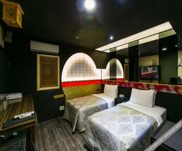 Film 37.2 Hotel