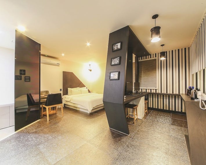 Number 25 Hotel