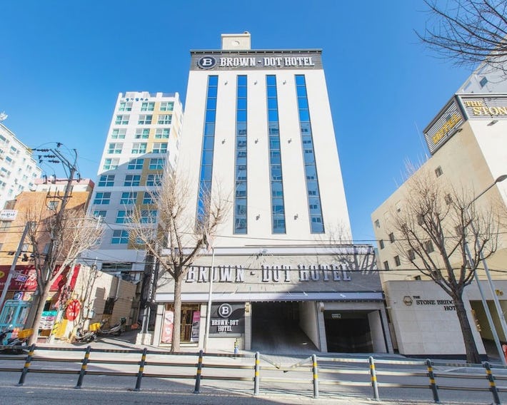 Brown Dot Hotel Minam