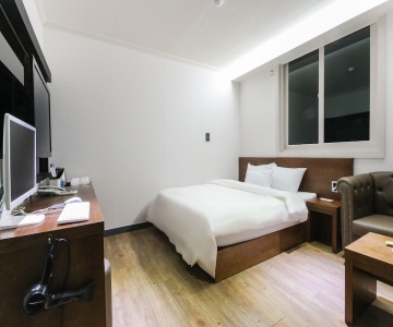 Jinju Hotel Daom