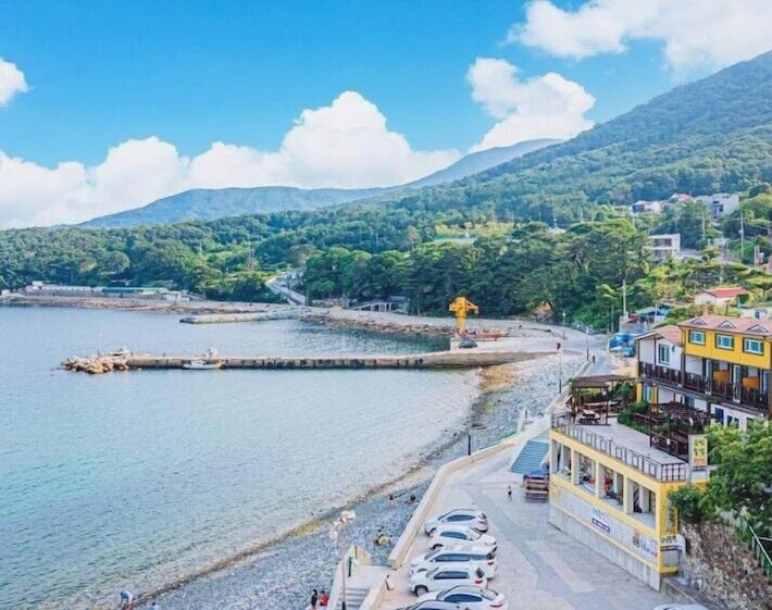 Golden Glow Wave Pension