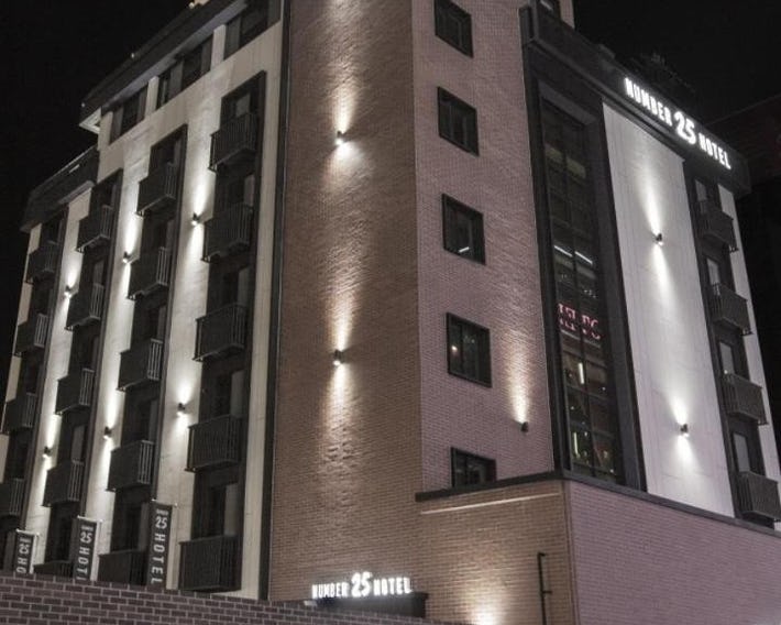 Number 25 Hotel