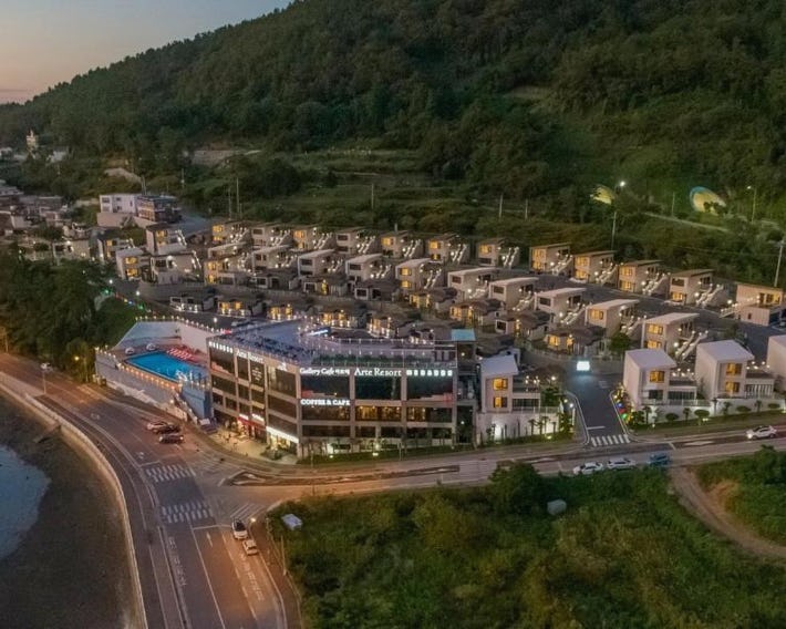Arte Resort Spa & Pool Villa