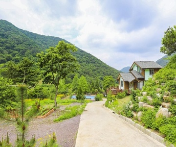 Goseong Gureumwiui Sanchaek Pension