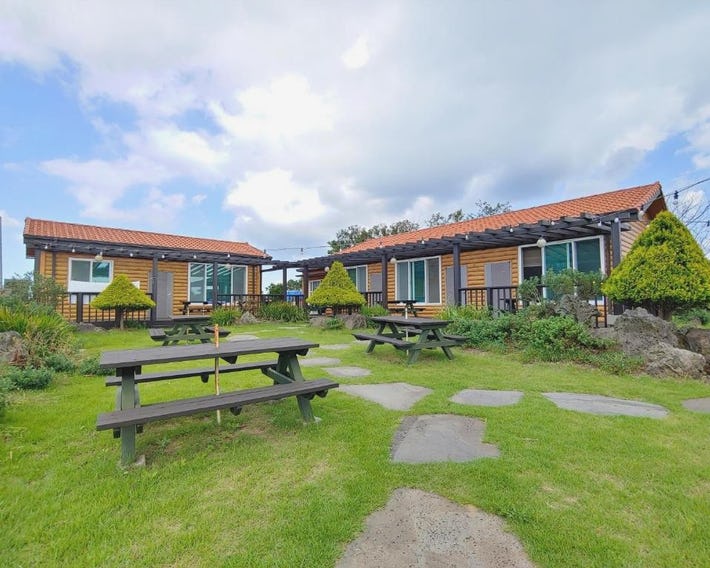 Jeju Oreum Pension