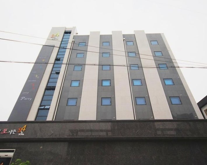 Iksan 4 Seasons Hotel
