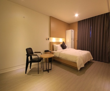 The City Hotel