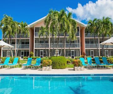 Aqua Bay Club