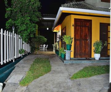 Deer Point Hotel