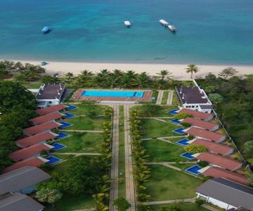 Uppuveli Beach by DSK