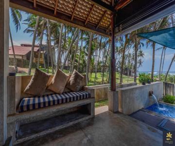 Rakuen Beach Villa