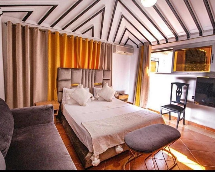 Riad Douirtna