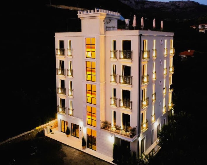 Hotel Plaza Lucice