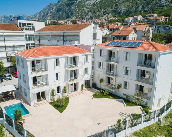 MAISON W
