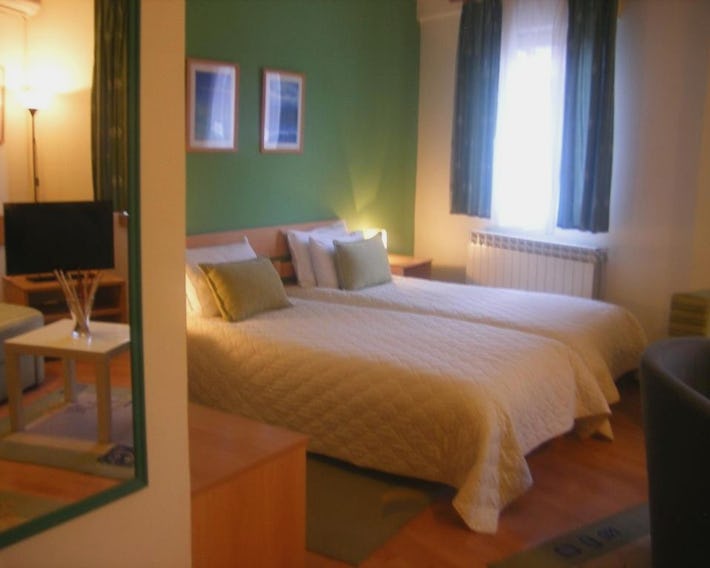 Hotel 7