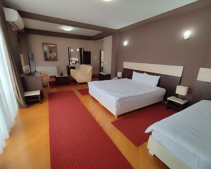 Premier Hotel