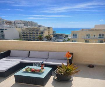 Arzella Apartments Xlendi, Premium 2BR, Bus Stop & Market Opposite