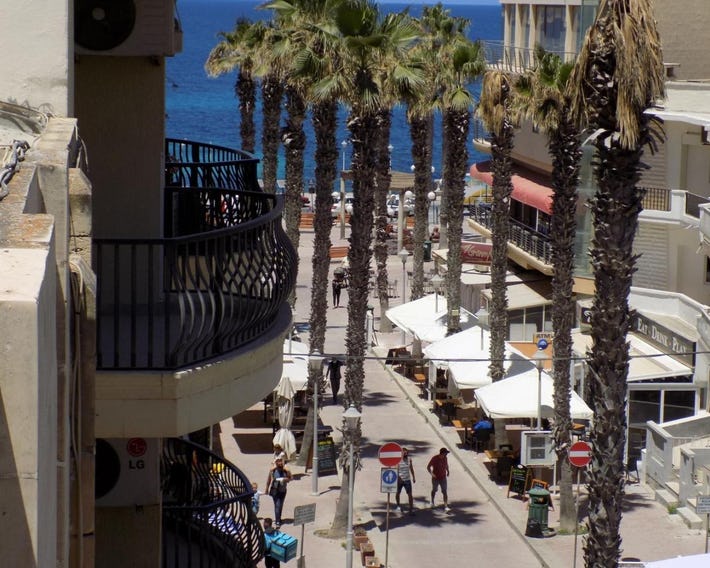 Sea Breeze Bay Guestrooms