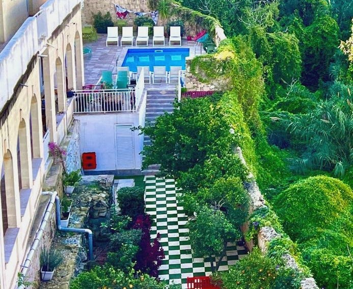 Follow the Sun Boutique Hostel - Pool, Breakfast & Sea Views