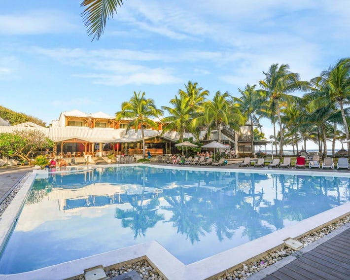 Le Peninsula Bay Beach Resort & Spa