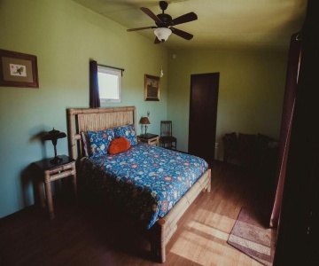 VinoPhiliac Bed & Breakfast